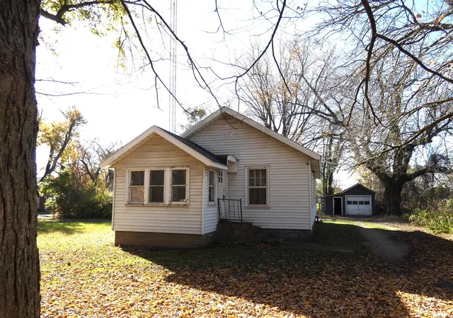 1st image of 1146 Coolidge Ave, Benton Harbor, MI 49022 | MLS# 70505214