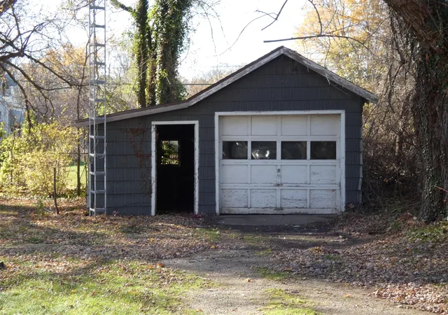 3rd image of 1146 Coolidge Ave, Benton Harbor, MI 49022 | MLS# 70505214