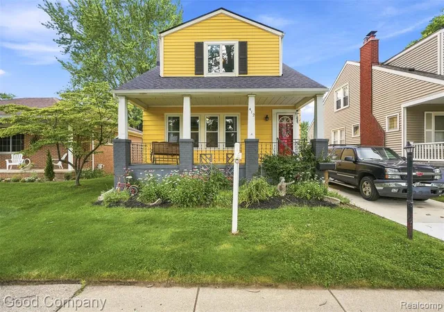 Homes for sale in Clawson, MI | 412 Chippewa St, Clawson, MI 48017 | MLS# 61007733