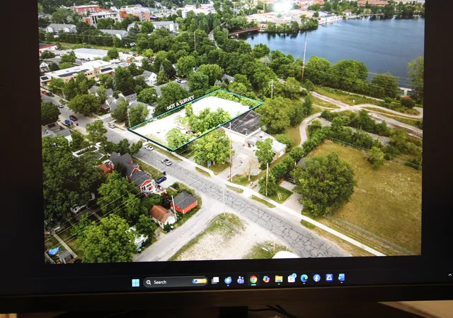 1st image of 723 Lake Ave, Traverse City, MI 49684 | MLS# 80072401