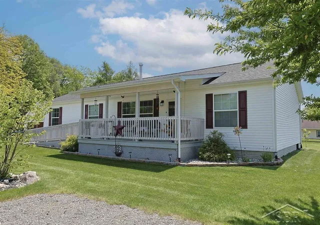 Homes for sale in Sanford, MI | 531 W Myrtle St, Sanford, MI 48657 | MLS# 50209833