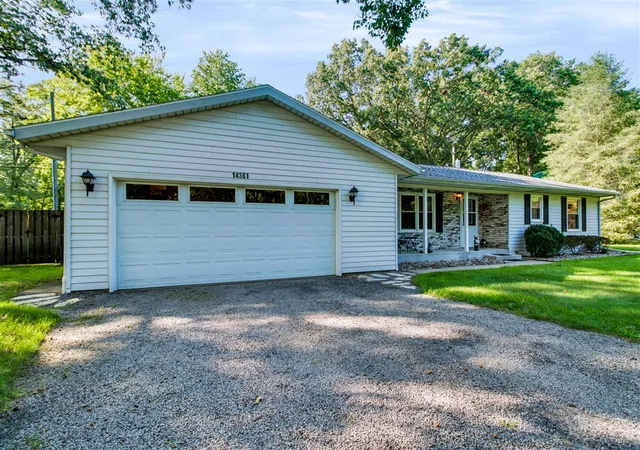 Photo 3 of Single family home for sale at 14361 Maple Dr, New Buffalo, MI 49117 | MLS# 70554298 | Listing updated on 2026-08-24