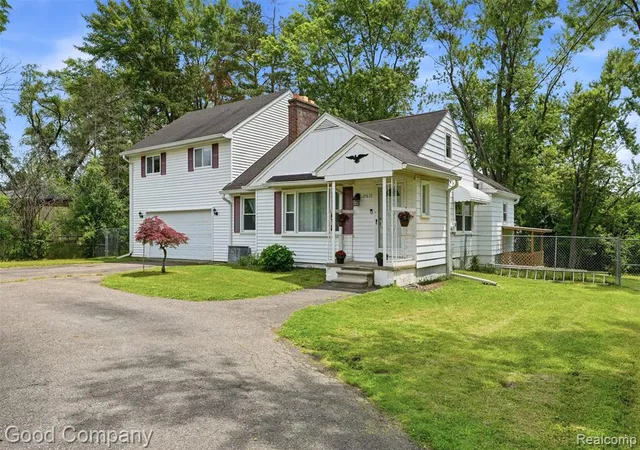 Homes for sale in Farmington Hills, MI | 29693 Medbury St, Farmington Hills, MI 48336 | MLS# 61007283