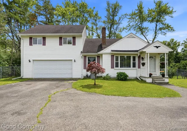Homes for sale in Farmington Hills, MI | 29693 Medbury St, Farmington Hills, MI 48336 | MLS# 61007283