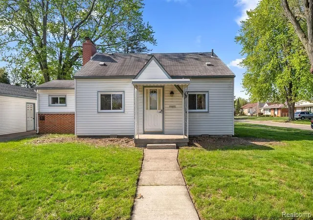 Photo 1 of Single family home for sale at 6644 N Vernon St, Dearborn Heights, MI 48127 2268 | MLS# 61023322 | Listing updated on 2026-08-24