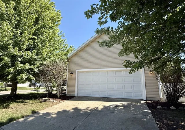 Homes for sale in East Lansing, MI | 3725 Shearwater Ln, East Lansing, MI 48823 | MLS# 70535495