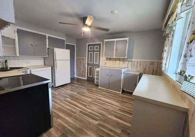 Photo 3 of Sale Pending at 212 N Mclellan St, Bay City, MI 48708 | MLS# 50204411 | Listing updated on 2026-05-10