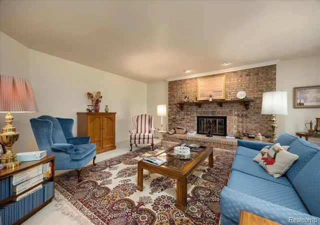 Photo 5 of Single Family Residence at 39256 Heatherbrook Dr, Farmington Hills, MI 48331 | MLS# 61000647 |  | Sold on 2026-07-31
