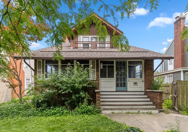 Photo 1 of Single family home for sale at 2313 S Westnedge Ave, Kalamazoo, MI 49008 | MLS# 70509724 | Listing updated on 2026-01-18