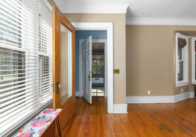 Photo 4 of Single family home for sale at 2313 S Westnedge Ave, Kalamazoo, MI 49008 | MLS# 70509724 | Listing updated on 2026-01-18