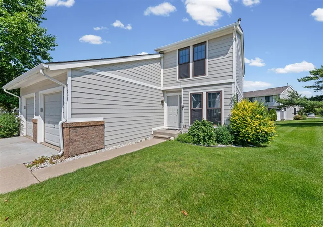 3rd image of 22559 Cranbrooke Dr, Novi, MI 48375 | MLS# 70544224