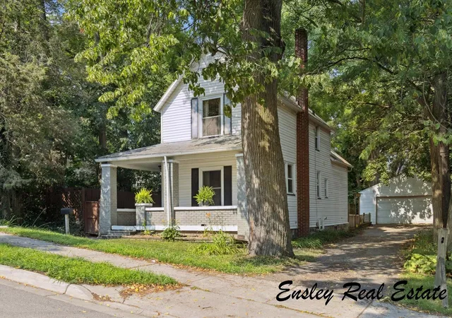 Homes for sale in Grand Rapids, MI | 911 Emerald Ave Ne, Grand Rapids, MI 49503 | MLS# 70486680