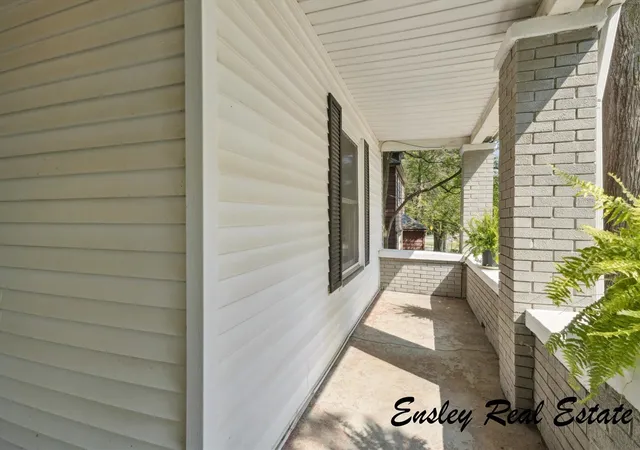 Homes for sale in Grand Rapids, MI | 911 Emerald Ave Ne, Grand Rapids, MI 49503 | MLS# 70486680