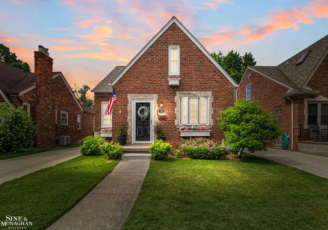 Homes for sale in Grosse Pointe Farms, MI | 475 Touraine Rd, Grosse Pointe Farms, MI 48236 | MLS# 50211872