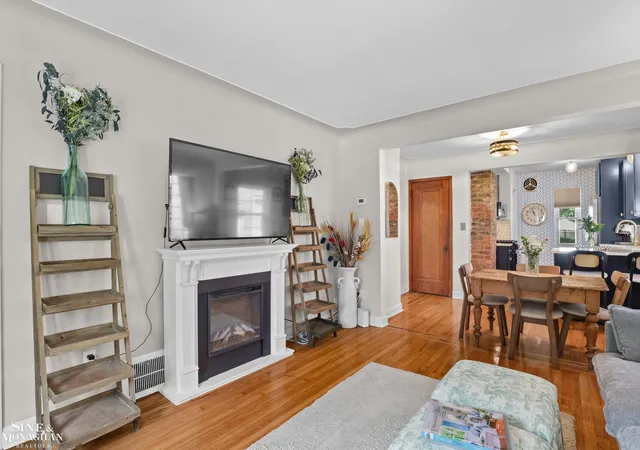 Homes for sale in Grosse Pointe Farms, MI | 475 Touraine Rd, Grosse Pointe Farms, MI 48236 | MLS# 50211872