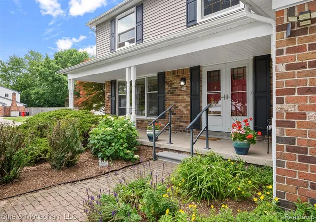 2nd image of 19120 Eldridge Ln, Southfield, MI 48076 | MLS# 61005275