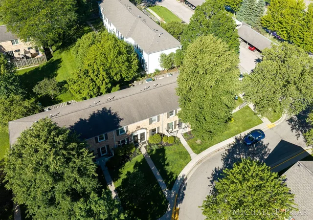 4th image of 2429 Cranden Dr, Grand Rapids, MI 49506 | MLS# 70541462
