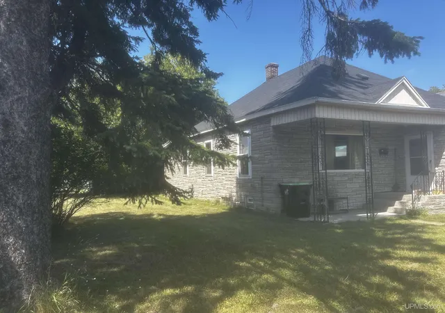 Photo 1 of Single family home for sale at 1232 S Milwaukee Ave, Iron Mountain, MI 49801 | MLS# 50217747 | Listing updated on 2026-08-17