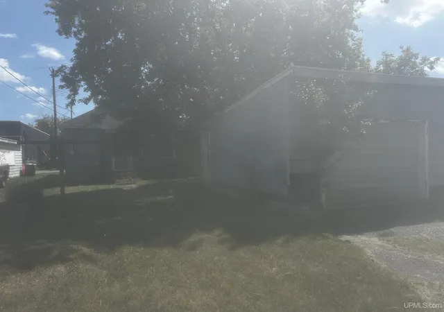 Photo 3 of Single family home for sale at 1232 S Milwaukee Ave, Iron Mountain, MI 49801 | MLS# 50217747 | Listing updated on 2026-10-09