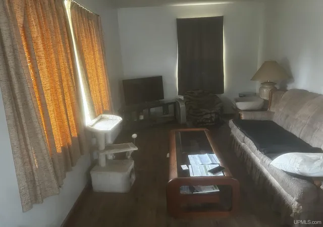 Photo 4 of Single family home for sale at 1232 S Milwaukee Ave, Iron Mountain, MI 49801 | MLS# 50217747 | Listing updated on 2026-10-09