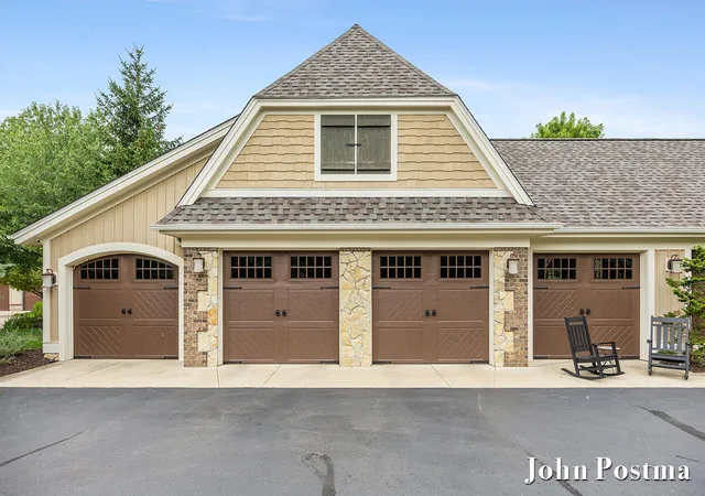 Photo 3 of Mansion for sale at 5914 Whitworth Ct, Grand Rapids, MI 49546 | MLS# 70545307 | Listing updated on 2026-08-18