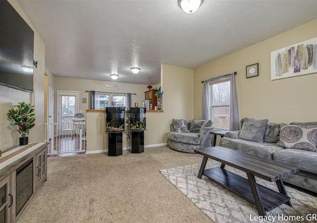 3rd image of 5868 Kiverton Ridge Dr, Grand Rapids, MI 49508 | MLS# 70520070
