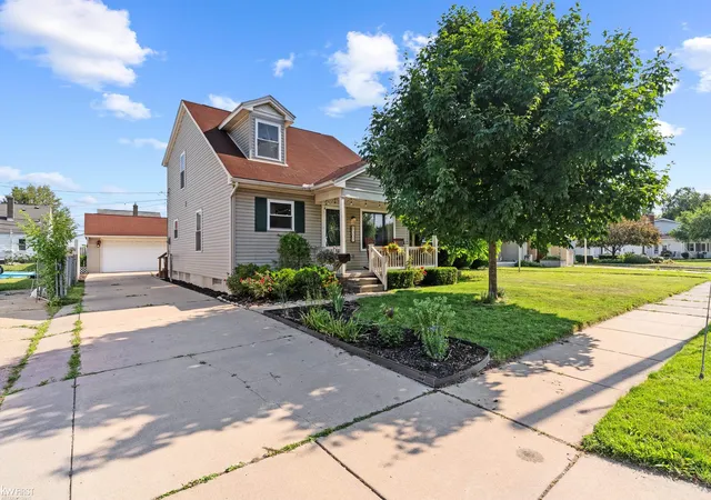 Homes for sale in Center Line, MI | 8307 Edward Ave, Center Line, MI 48015 | MLS# 50213849
