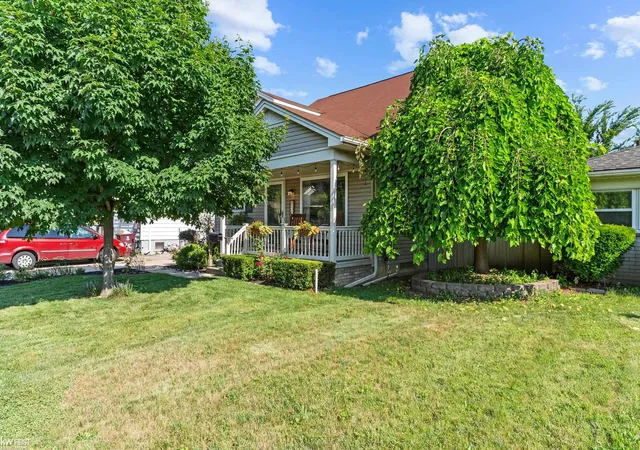 Homes for sale in Center Line, MI | 8307 Edward Ave, Center Line, MI 48015 | MLS# 50213849