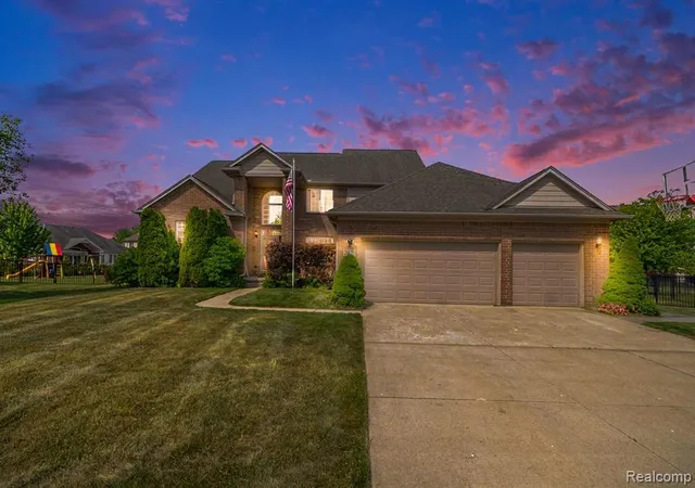 2nd image of 26820 Alderman Ct, Harrison Township, MI 48045 | MLS# 61000875