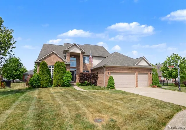 image of 26820 Alderman Ct, Harrison Township, MI 48045 | MLS# 61000875