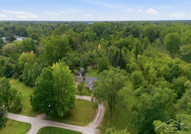 3rd image of 55 Huntley Ln, Midland, MI 48640 | MLS# 50219164