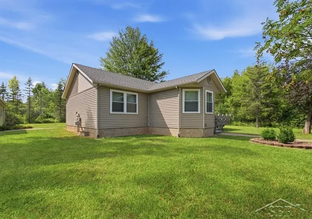 5th image of 55 Huntley Ln, Midland, MI 48640 | MLS# 50219164