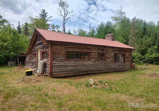 Homes for sale in Iron River, MI | 184 Marten Lake Rd, Iron River, MI 49935 | MLS# 50211182