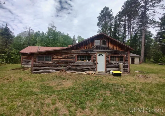 Homes for sale in Iron River, MI | 184 Marten Lake Rd, Iron River, MI 49935 | MLS# 50211182
