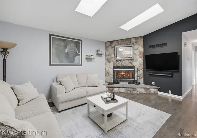 Photo 5 of Sale Pending at 36776 Jefferson Ave, Harrison Township, MI 48045 | MLS# 61018609 | Listing updated on 2026-08-23