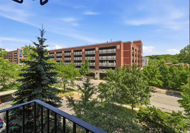 Homes for sale in Ann Arbor, MI | 1050 Wall St #3E, Ann Arbor, MI 48105 | MLS# 70541701