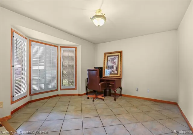 Photo 3 of Sale Pending at 19123 Parkwood Ln, Brownstown, MI 48183 6807 | MLS# 61022950 | Listing updated on 2026-09-05
