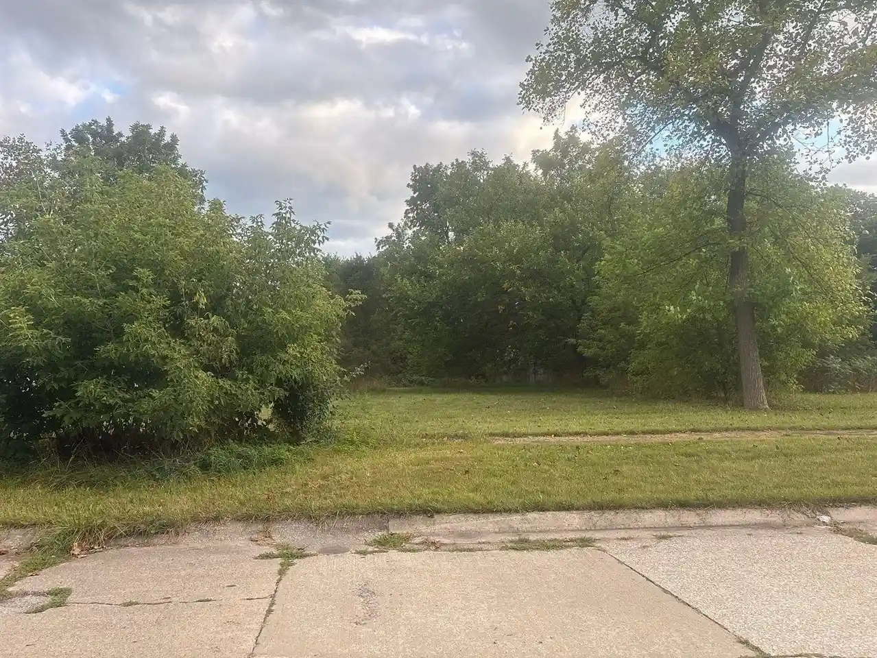 Photo 1 of Land for sale at 3916 Morris St, Saginaw, MI 48601 | MLS# 70563821 | Listing updated on 2026-10-20