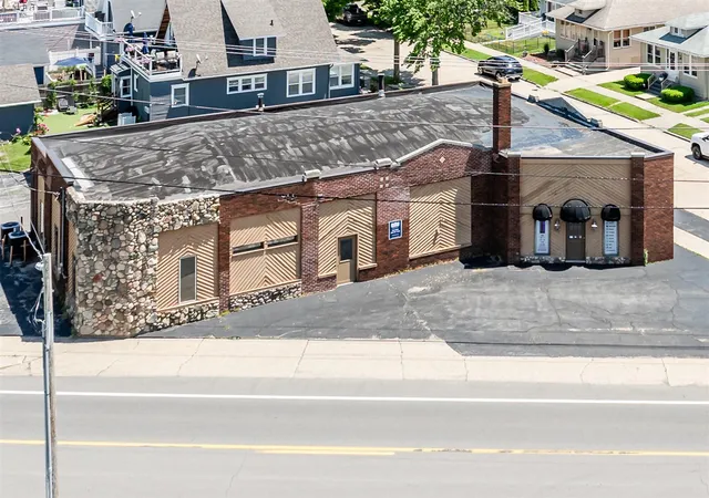 2nd image of 1719 Lakeshore Dr, Saint Joseph, MI 49085 | MLS# 70514047