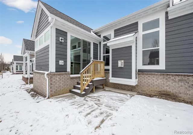 2nd image of 1436 Turner Dr, Walled Lake, MI 48390