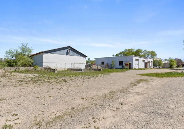 Homes for sale in Lowell, MI | 1197 Godfrey St, Lowell, MI 49331 | MLS# 70532904