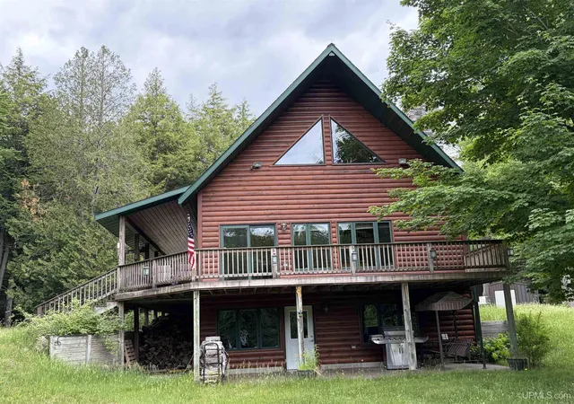 Homes for sale in Manistique, MI | 5109 N River Rd, Manistique, MI 49854 | MLS# 50211778