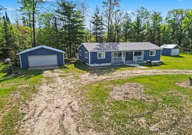 Homes for sale in Harrison, MI | 234 W Elder, Harrison, MI 48625 | MLS# 80065485