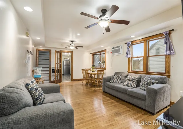 Photo 2 of Sale Pending at 1710 Burlingame Ave, Wyoming, MI 49509 | MLS# 70504648 | Listing updated on 2025-11-19