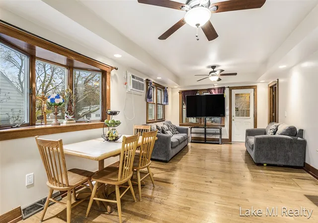 Photo 4 of Sale Pending at 1710 Burlingame Ave, Wyoming, MI 49509 | MLS# 70504648 | Listing updated on 2025-11-19