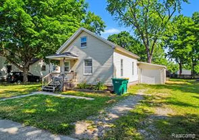 Homes for sale in Durand, MI | 204 W Perry St, Durand, MI 48429 | MLS# 61009336