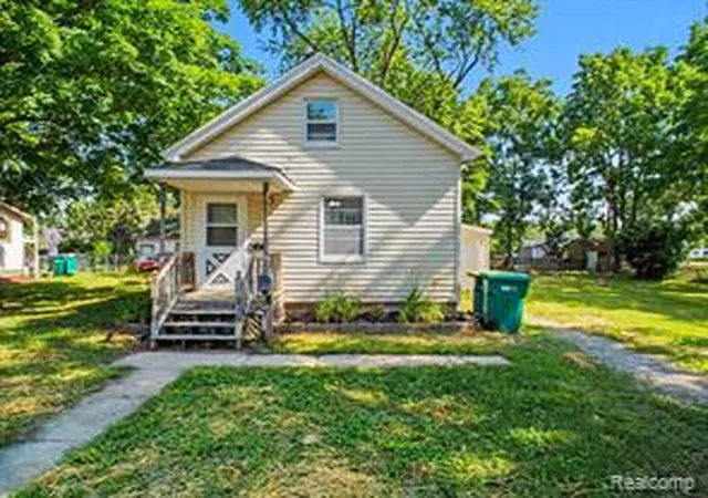 Homes for sale in Durand, MI | 204 W Perry St, Durand, MI 48429 | MLS# 61009336