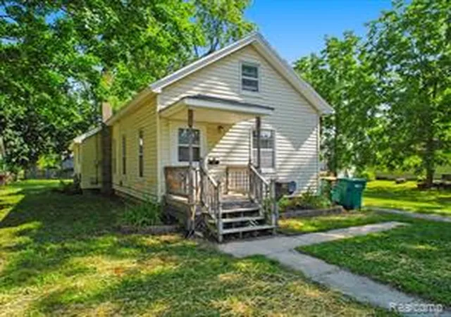 Homes for sale in Durand, MI | 204 W Perry St, Durand, MI 48429 | MLS# 61009336