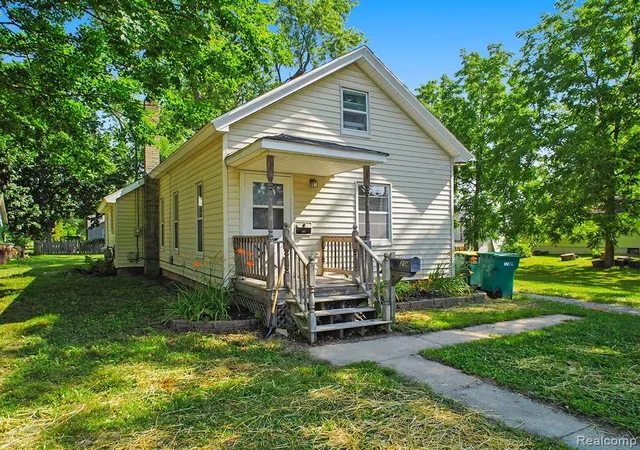 Photo 3 of Single family home for sale at 204 W Perry St, Durand, MI 48429 | MLS# 61009336 | Listing updated on 2026-08-18
