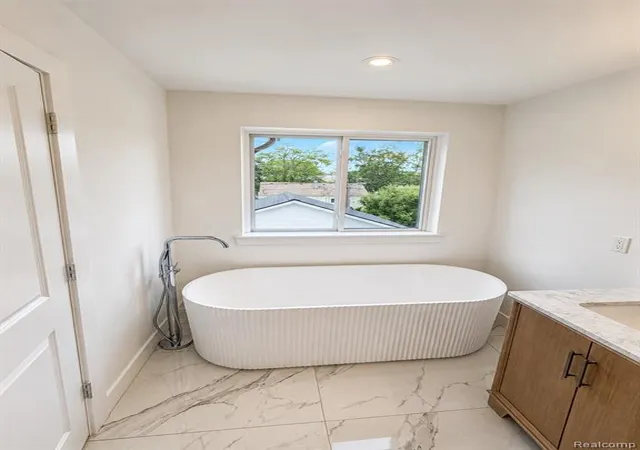 Photo 16 of Single family home for sale at 3165 Ellwood Ave, Berkley, MI 48072 | MLS# 60995688 | Listing updated on 2026-08-31